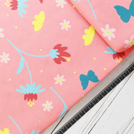 Baumwollsatin: Schmetterlinge - Blumen - Lachsfarben - perfekt für Schultüten, Accessoires zur Einschulung - Butterflies, Zitronenfalter