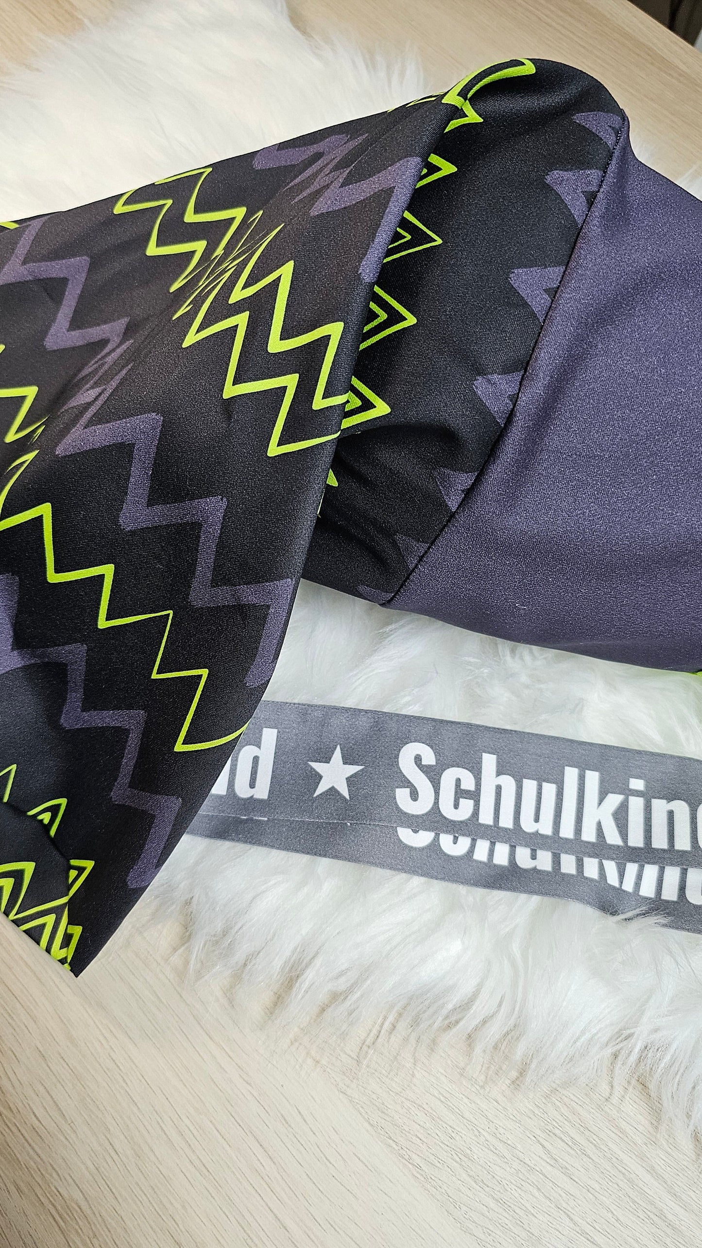 Schultüte mit Applikation / Stickerei / Stickmotiv - 70cm - Fussball mit Zickzack schwarz - ST6