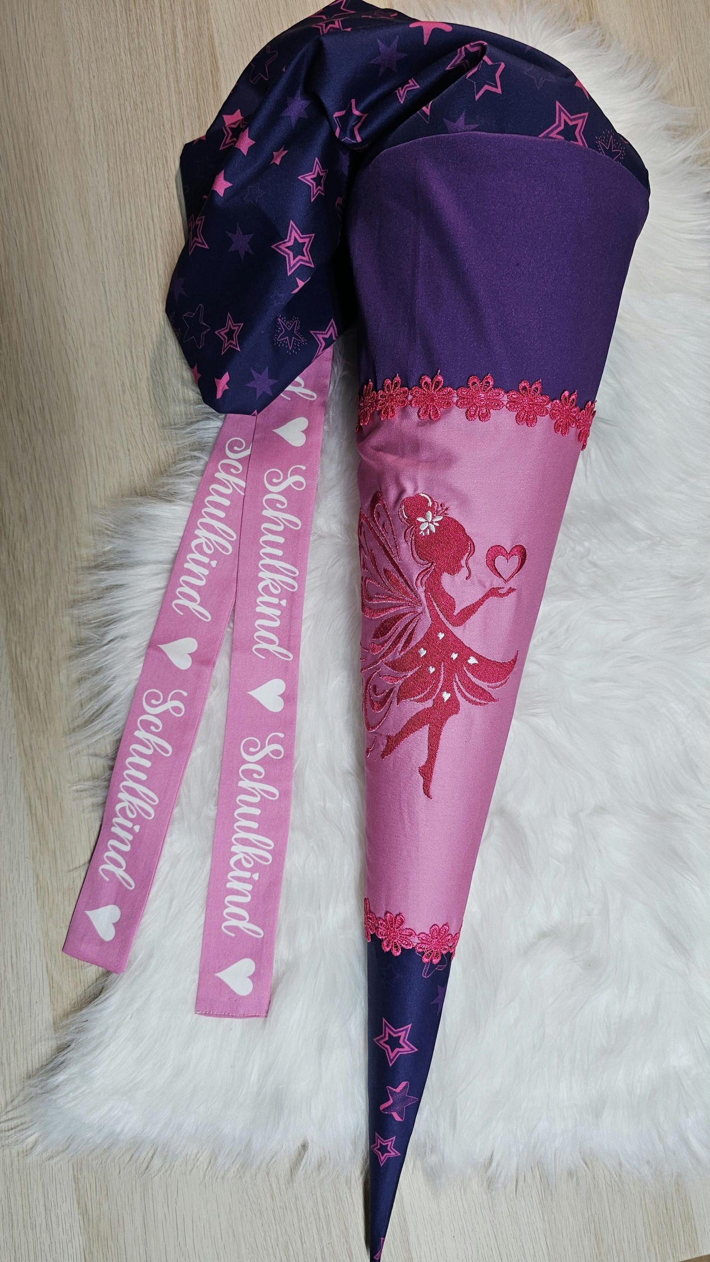 Schultüte mit Applikation / Stickerei / Stickmotiv - 70cm - Fee auf Pink Stars Peggy - ST125