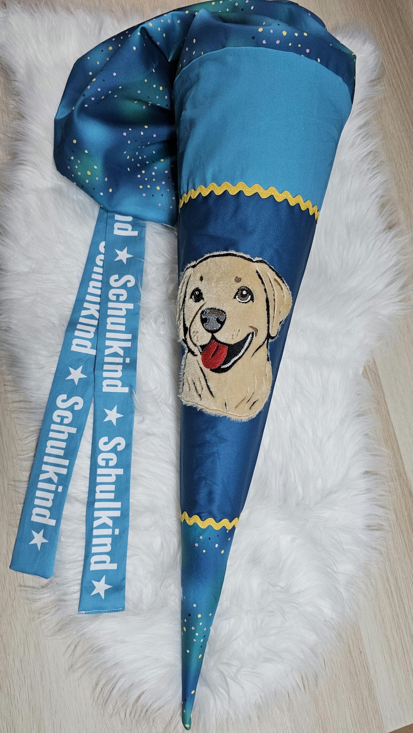 Schultüte mit Applikation / Stickerei / Stickmotiv - 70cm - Hund auf Freiheit Türkis - ST159