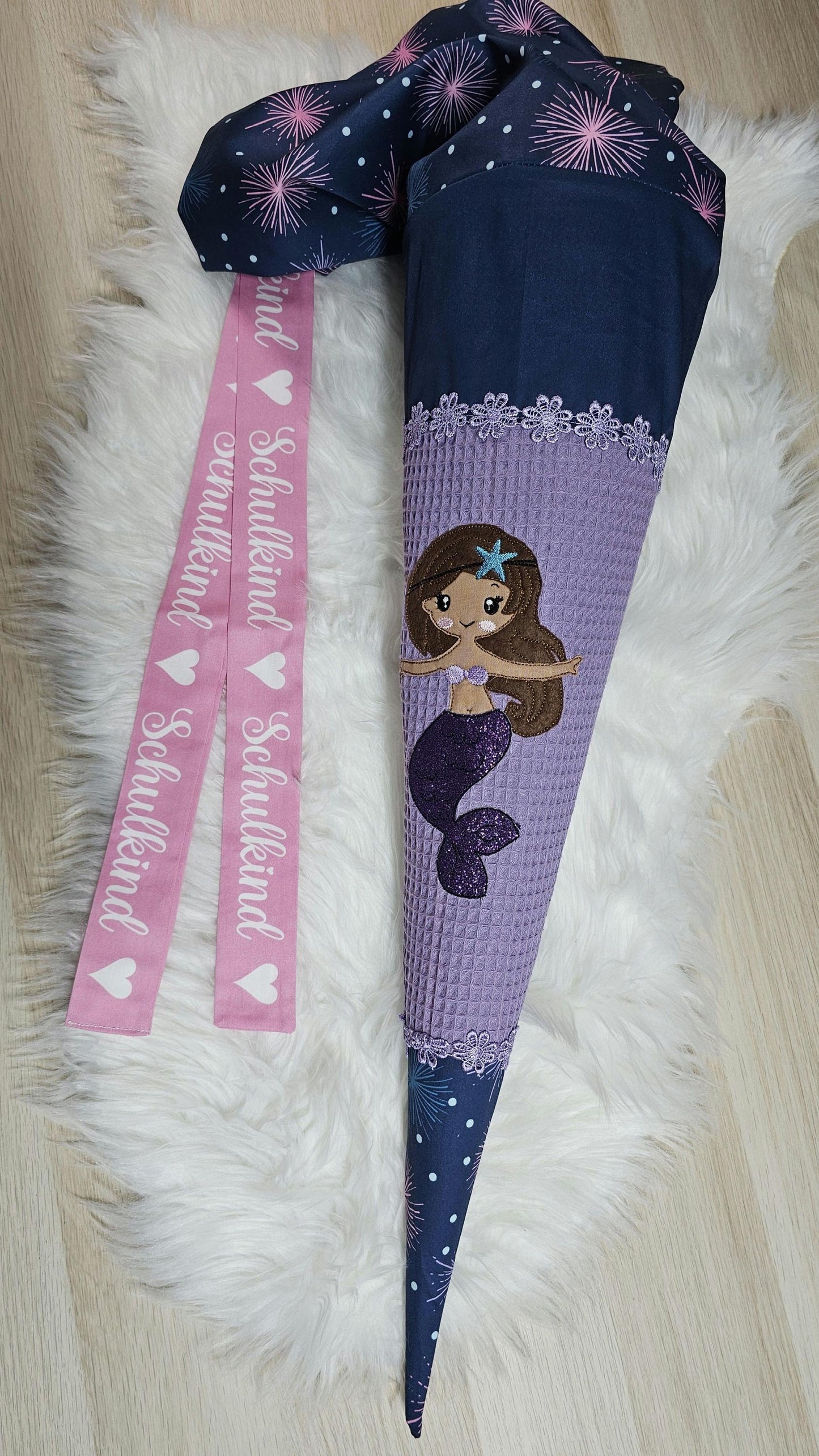 Schultüte mit Applikation / Stickerei / Stickmotiv - 70cm - Meerjungfrau auf Unterwasser Feuerwerk - ST148