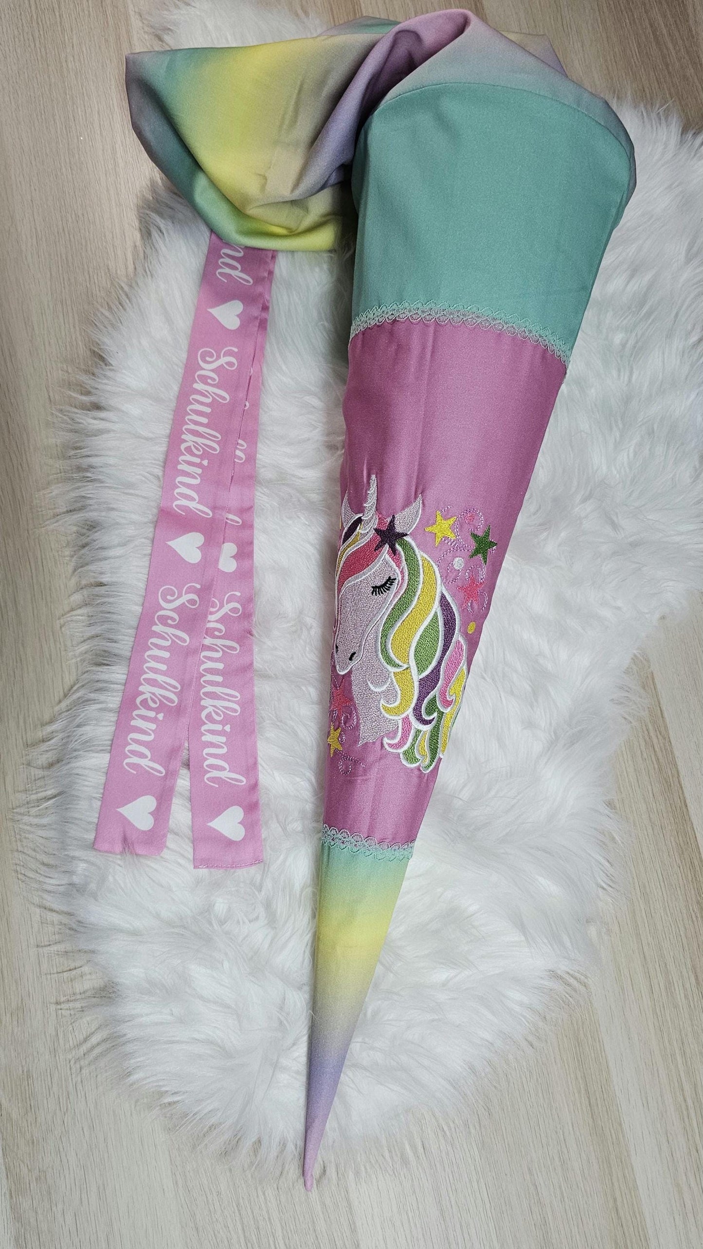 Schultüte mit Applikation / Stickerei / Stickmotiv - 70cm - Einhorn auf Kristall Pastell - ST140