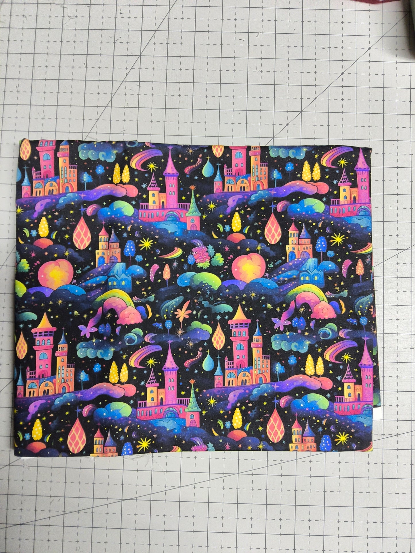 Sofortkauf: Baumwolle mit Muster ca. 100 x 150 cm - "Bunte Schlösser" - wie abgebildet - Nr. 115