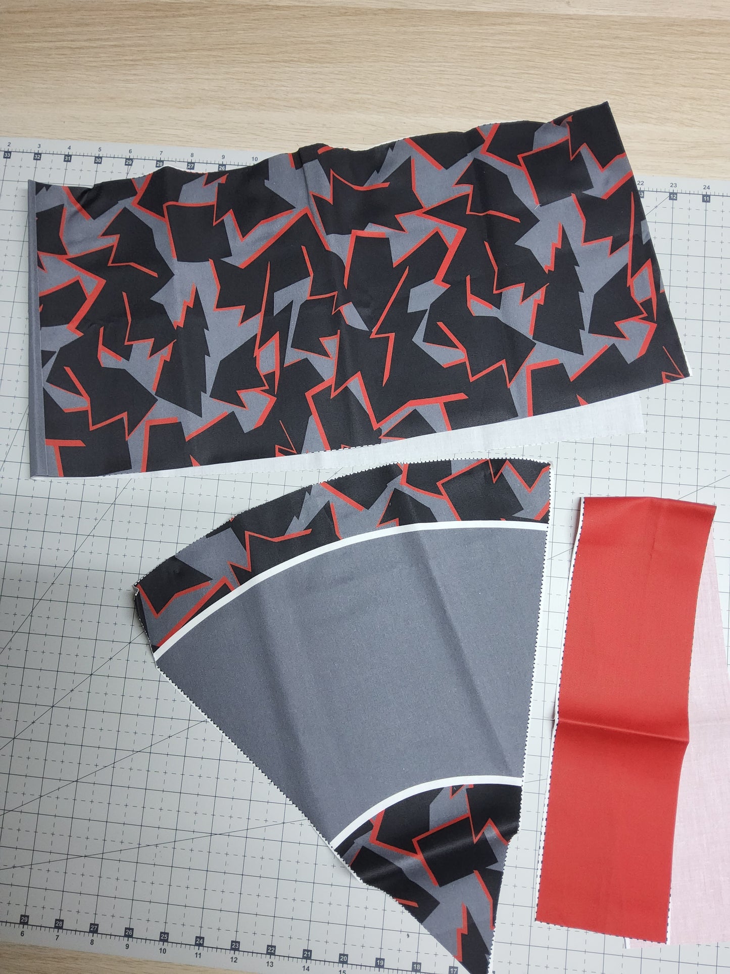 Sofortkauf 35cm: 35 cm (Geschwistertüte) aus Baumwolle als Nähset - "Abstrakt Rot" - wie abgebildet
