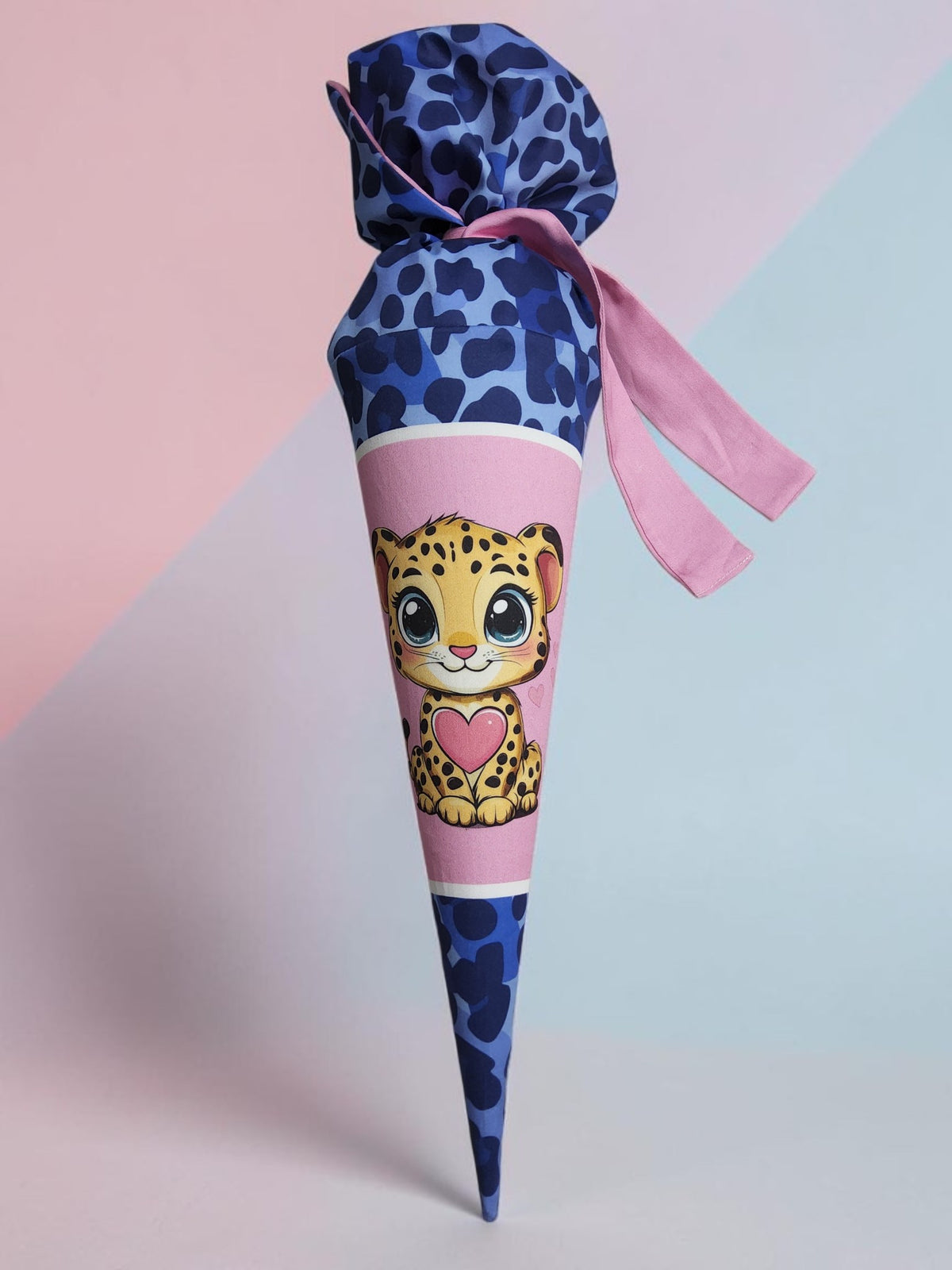 Sofortkauf 35cm: Kindergartentüte / Geschwistertüte inkl. Rohling 35 cm - "Blue Gepard, Leo mit Herz" - wie abgebildet