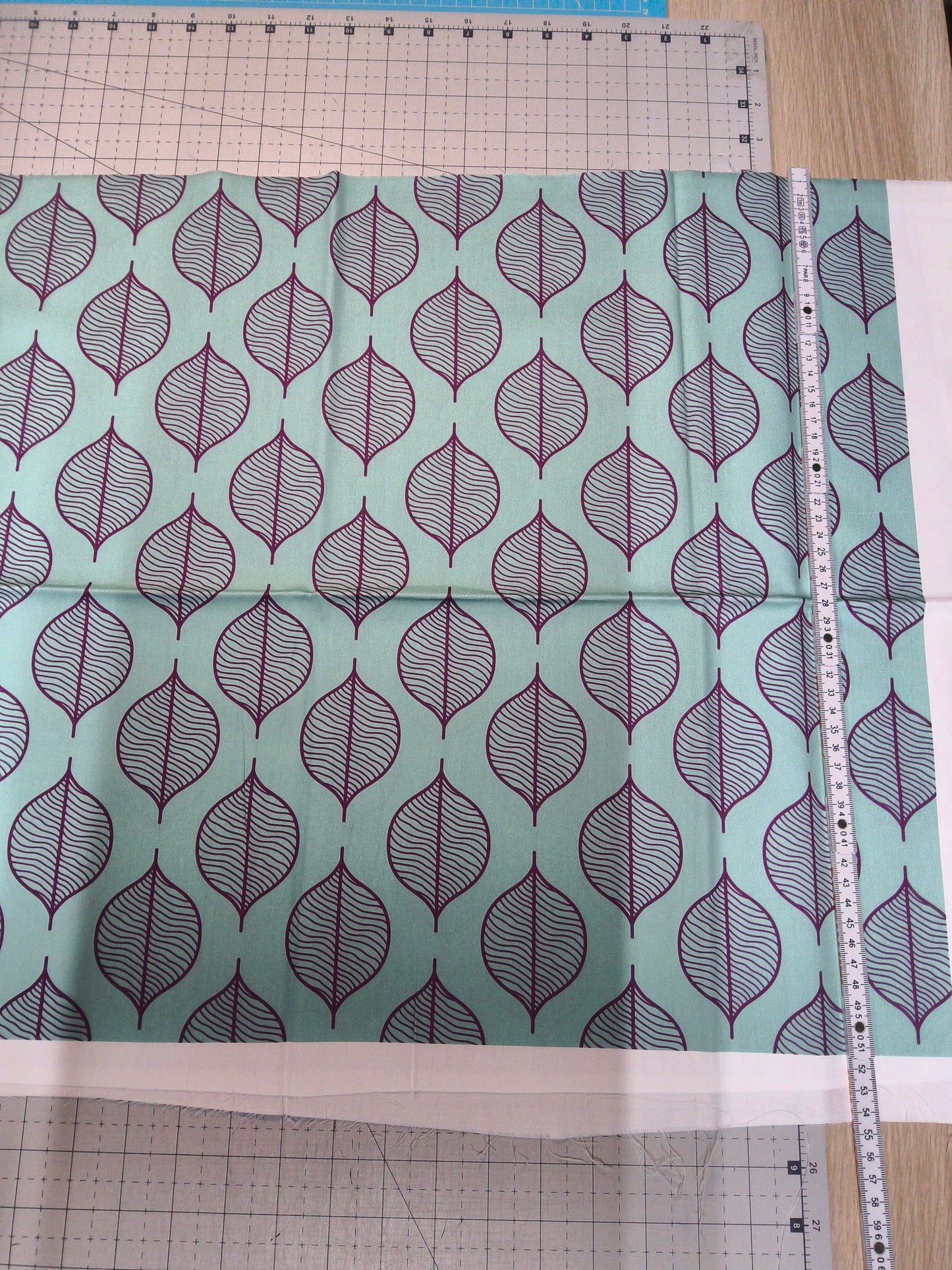Sofortkauf: Baumwolle- Meterware ca. 150 x 50 cm - " Blätter auf türkis " (Nr. 174)