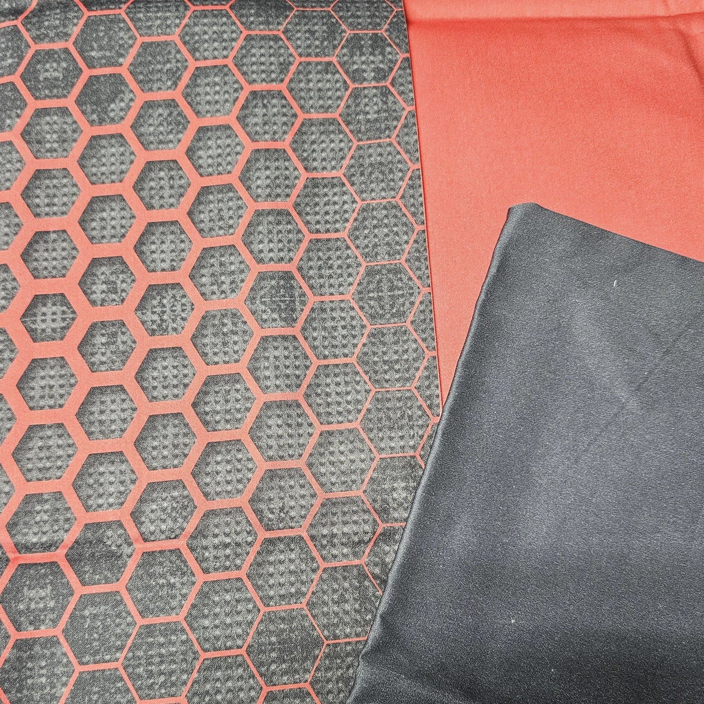 Sofortkauf: Baumwolle Stoffmix ca. 150 x 100 cm - Waben Metallic, Stoffmix wurde auseinander geschnitten