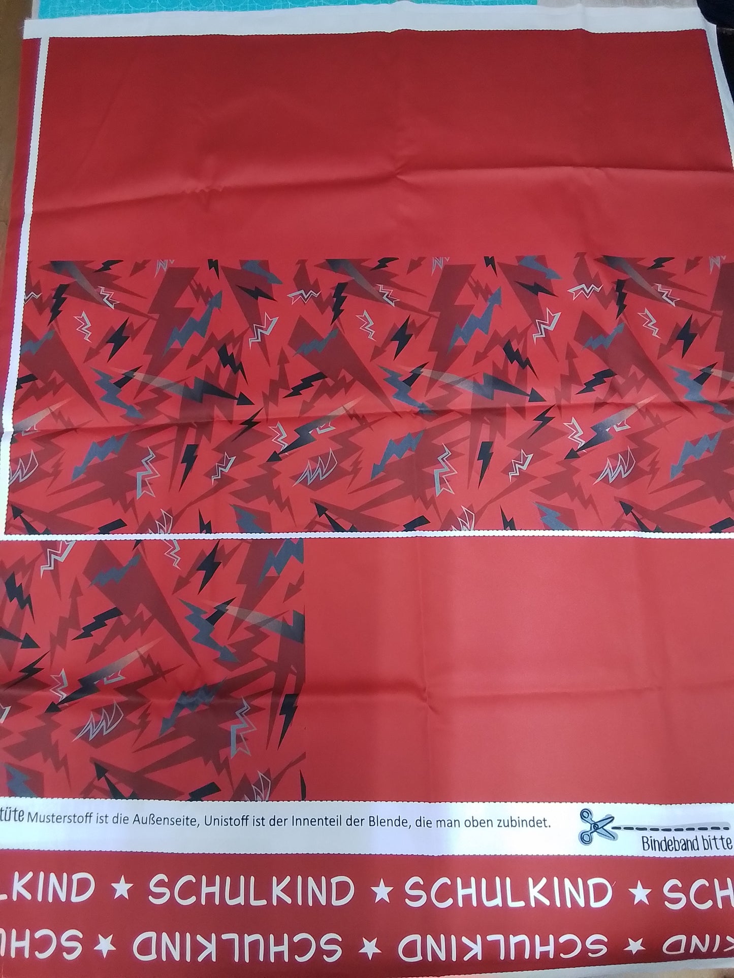 Sofortkauf: Schultüten Nähset - Muster + Geschwistertüte-Monster Blitze Rot-Baumwoll-Panel zum selber nähen- 70 cm und 35 cm.(Mattis-19.08.2026)Wie abgebildet!!!