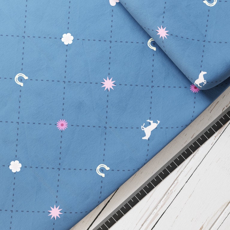 Baumwollsatin: Pferde Steppstoffmuster - perfekt für Schultüten, Accessoires zur Einschulung - Hufeisen, Pferd, Blume