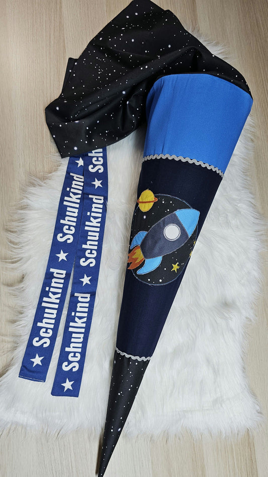 Schultüte mit Applikation / Stickerei / Stickmotiv  - 70cm - Rakete auf Universum schwarz- ST97