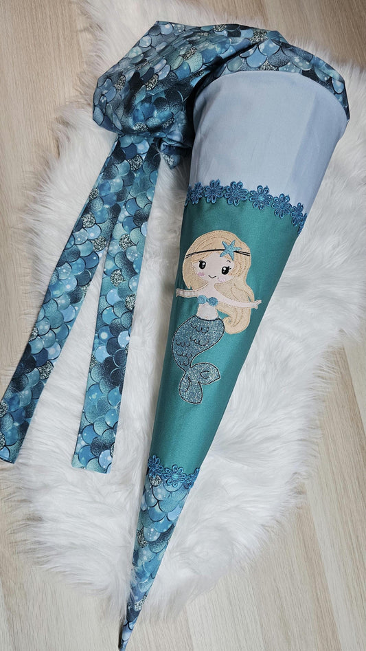 Schultüte mit Applikation / Stickerei / Stickmotiv  - 70cm - Meerjungfrau auf Meerjungfrau Schuppen Glitzer - ST92