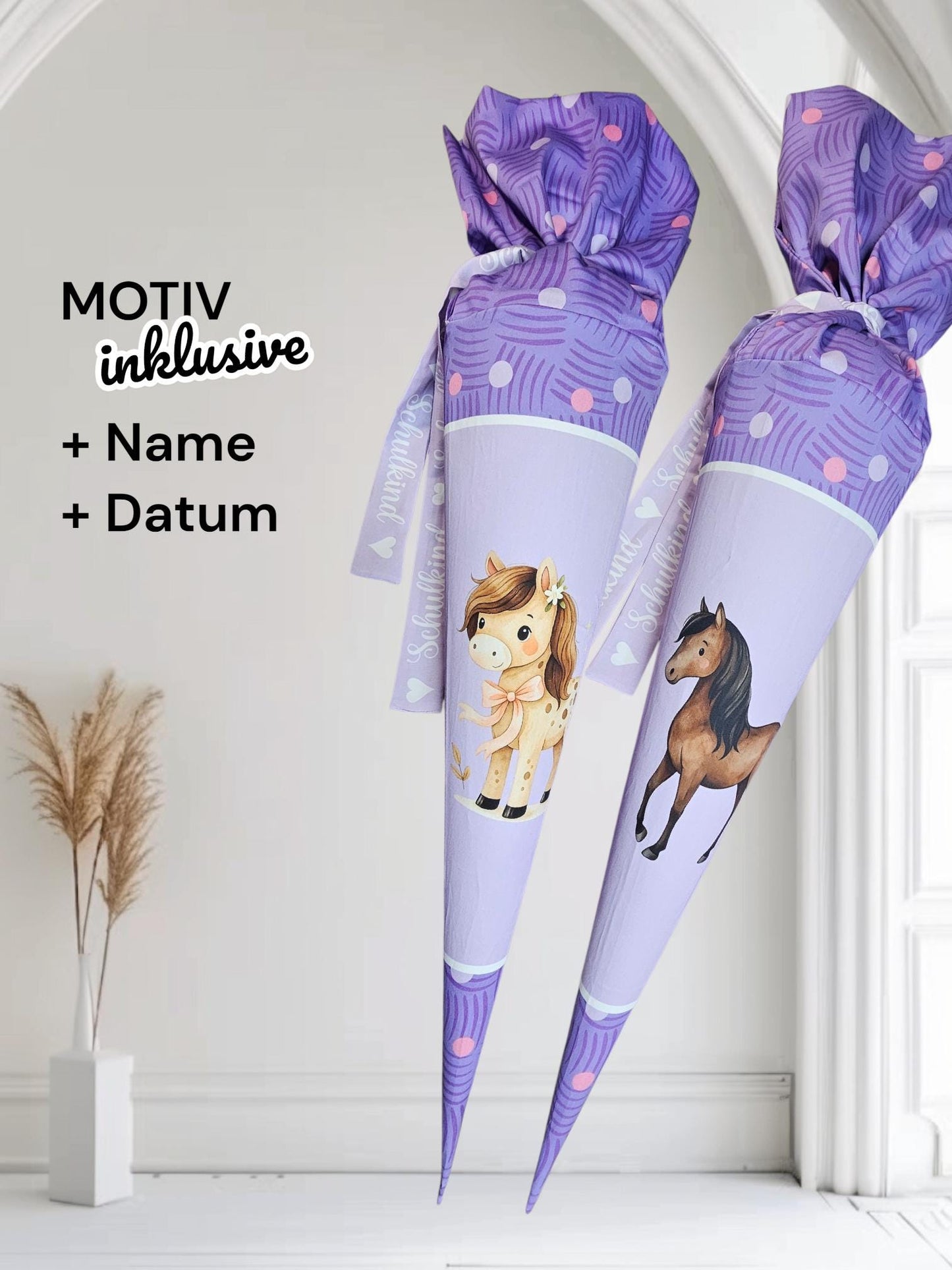 Schultüte mit Motiv (Bügelbild / bedruckt) - 70cm oder 85cm - Pferd auf Lavendelfelder inklusive Name und Datum