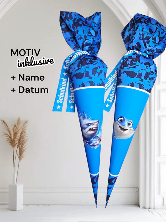 Schultüte mit Motiv (Bügelbild / bedruckt) - 70cm oder 85cm - Hai oder Rochen auf Blue Ocean inklusive Name und Datum
