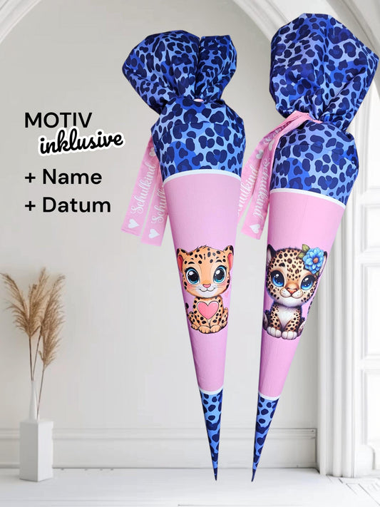 Schultüte mit Motiv (Bügelbild / bedruckt) - 70cm oder 85cm - Baby Gepard auf Blue Gepard inklusive Name und Datum