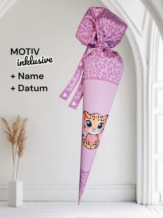 Schultüte mit Motiv (Bügelbild / bedruckt) - 70cm oder 85cm - Baby Gepard auf Pink Leo inklusive Name und Datum