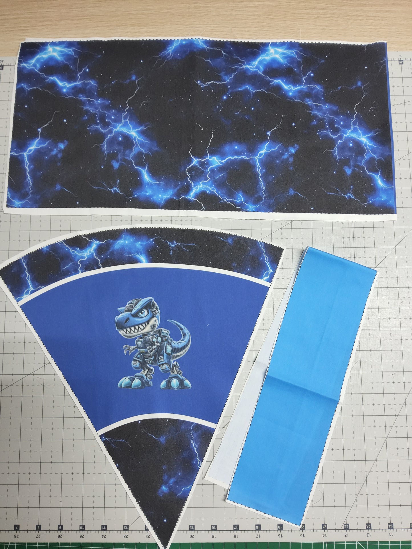 Sofortkauf 35cm: 35 cm (Geschwistertüte) aus Baumwolle als Nähset - "Dino-Blau"- wie abgebildet