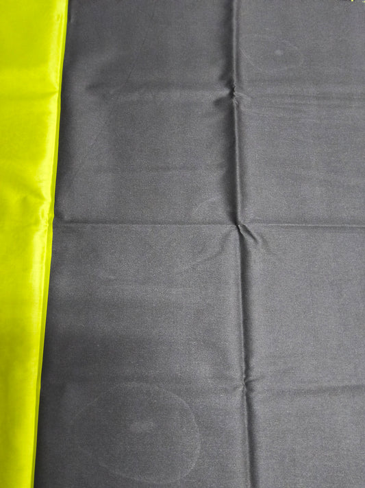 Sofortkauf: Baumwolle Stoffmix  ca. 150 x 100 cm -"Traktorspuren" - Fehler 2 Flecken auf grau - siehe Bild - Nr. 116