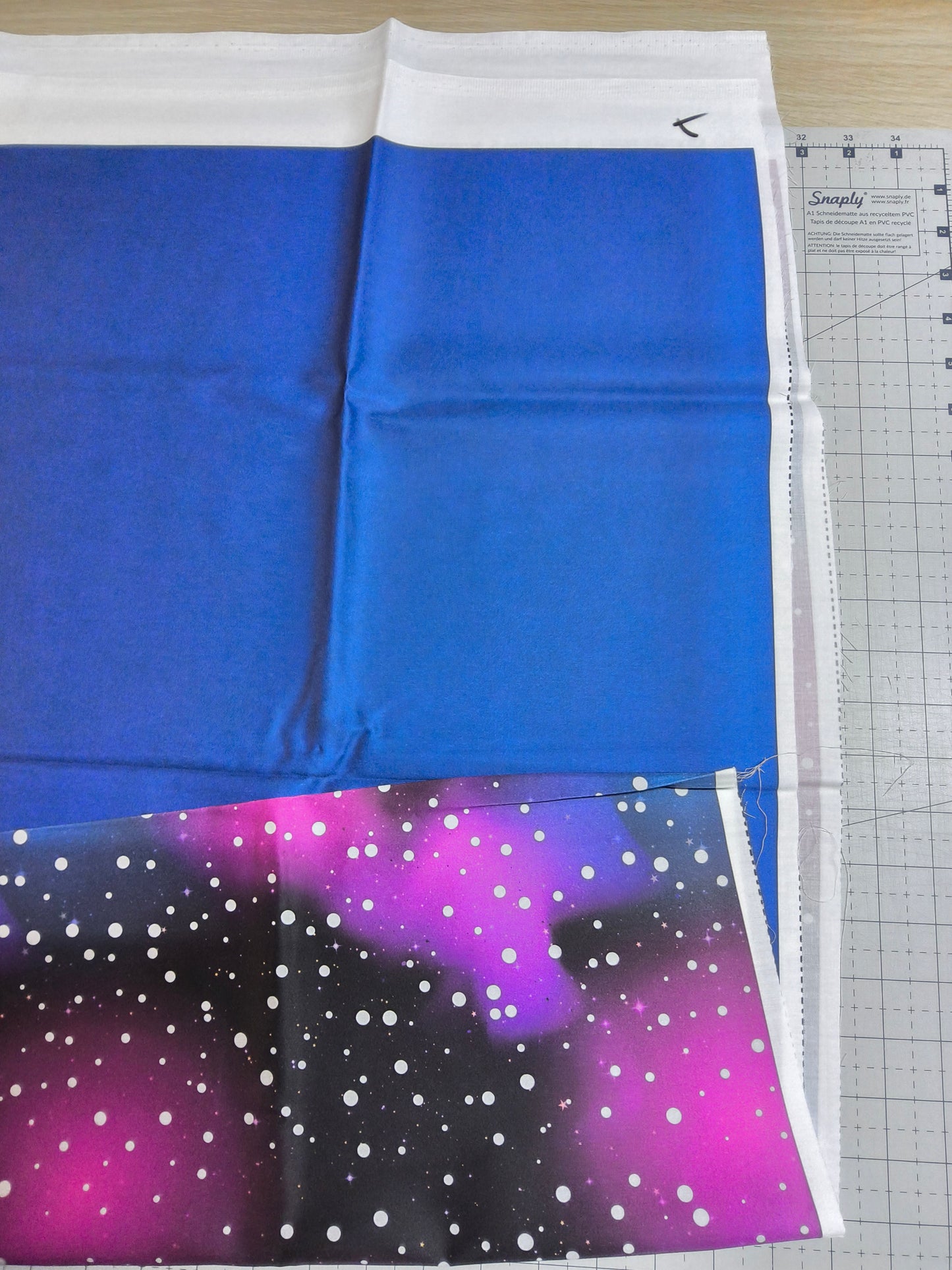 Sofortkauf: Baumwolle Stoffmix ca. 150 x 100 cm - " Galaxy pink "  ( Farbe läuft aus-siehe Bild - Nr. 133)
