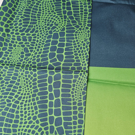 Sofortkauf: Baumwolle Stoffmix  ca. 150 x 100 cm - Eidechsenhaut Fehler im Druck, weiße Linien im Muster