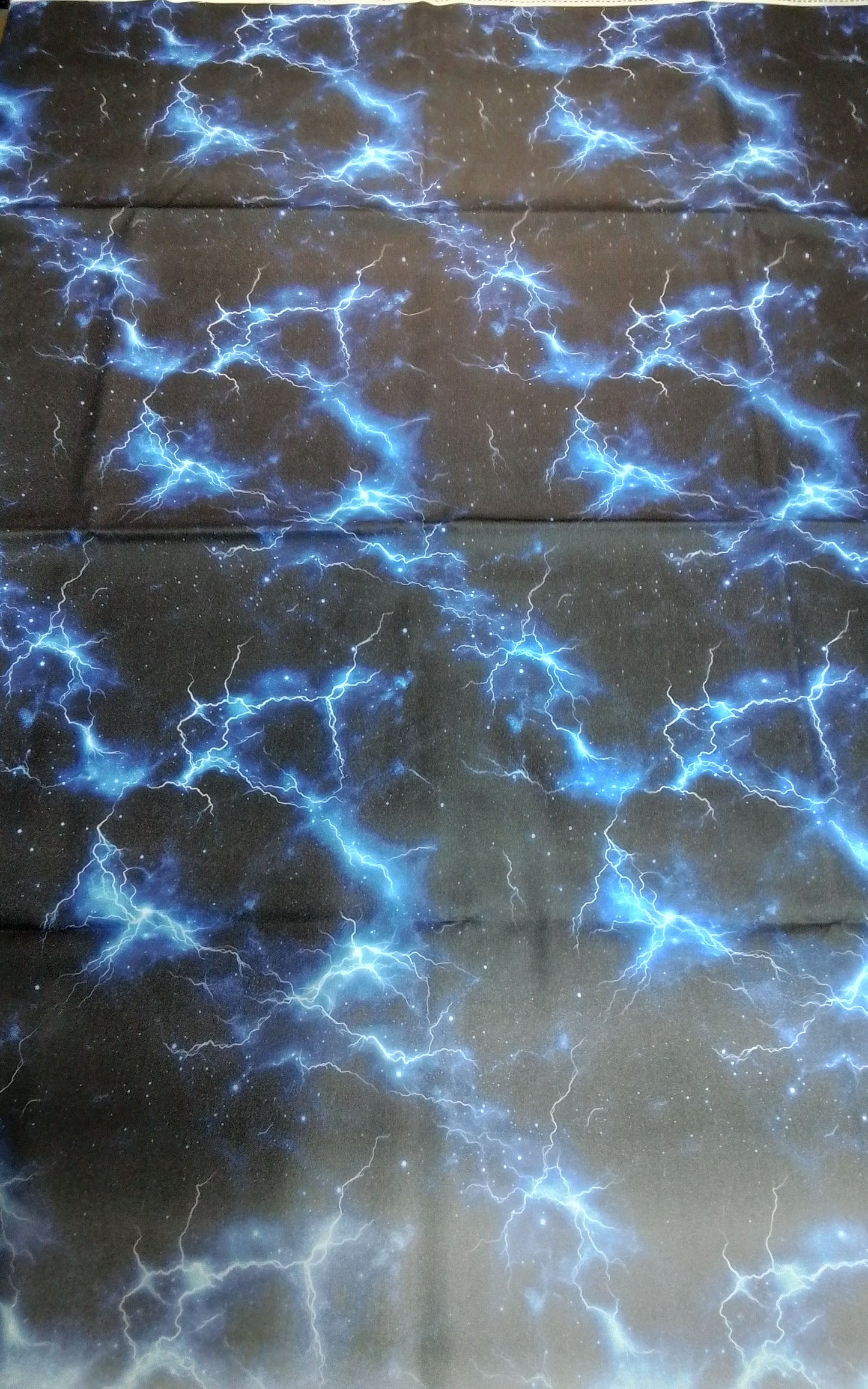 Sofortkauf: Baumwolle Stoffmix  ca. 150 x 100 cm - "Gewitter im Weltall" ( Farbe läuft aus-siehe Bild-Nr. 008 )