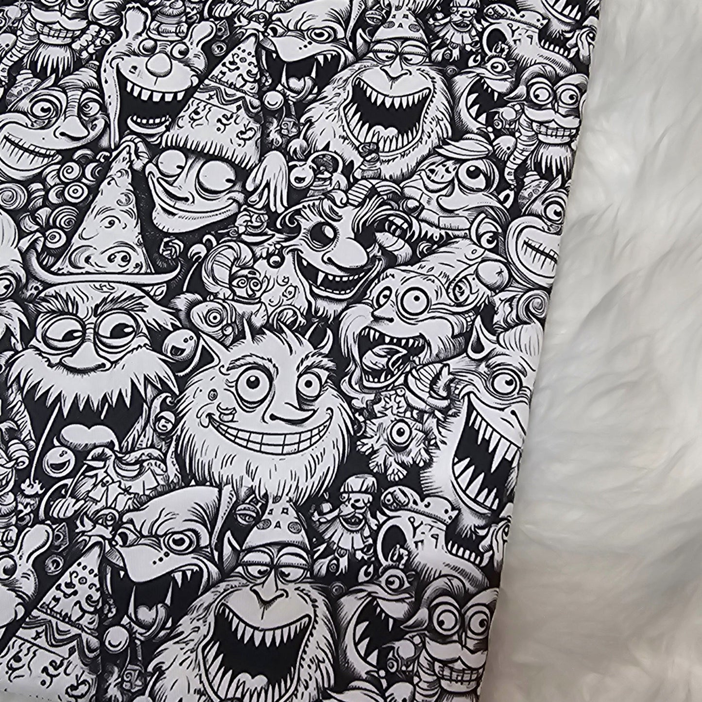 Sofortkauf: Baumwolle ca. 150 x 100 cm - Monster schwarz weiß