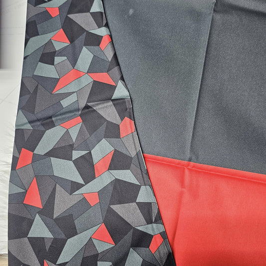 Sofortkauf: Baumwolle Stoffmix  ca. 150 x 100 cm - Geometric Red, Flecken im grauen Stoff
