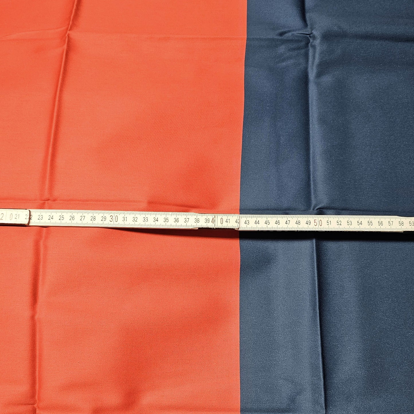 Sofortkauf: Baumwolle Stoffmix  ca. 150 x 100 cm - Rotblaues Feld, Unifarben sind nicht mittig geteilt