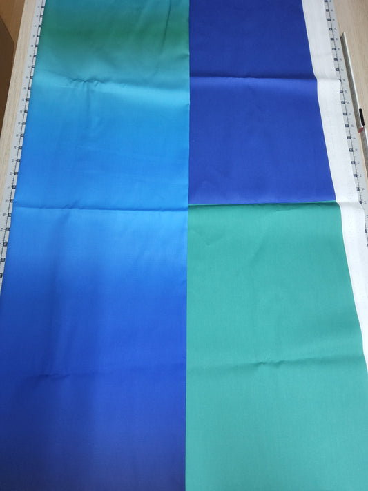 Sofortkauf: Baumwolle Stoffmix  ca. 150 x 100 cm - Farbverlauf Grün Blau ( Fehler Streife auf grün-siehe Bild)