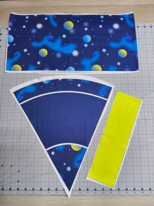 Sofortkauf DIY: 35 cm (Geschwistertüte) aus Baumwolle als Nähset - " Alien Abenteuer - Blanco " - wie abgebildet - ( Nähset Geschwistertüte Nr. 140 )