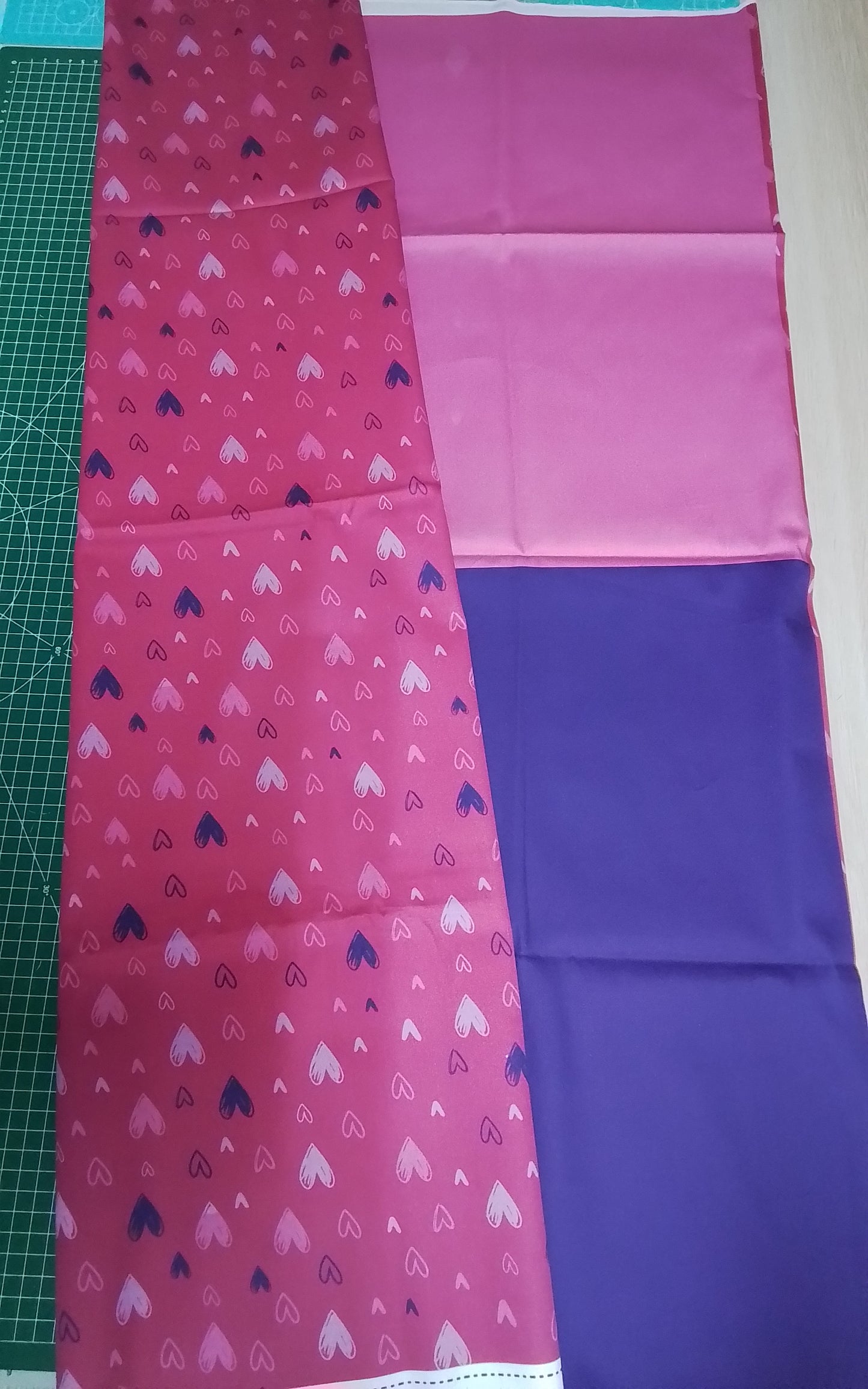 Sofortkauf: Baumwolle Stoffmix  ca. 150 x 100 cm - "Hearts Pink" ( Kleine Flecken -siehe Bild-Nr. 025 )