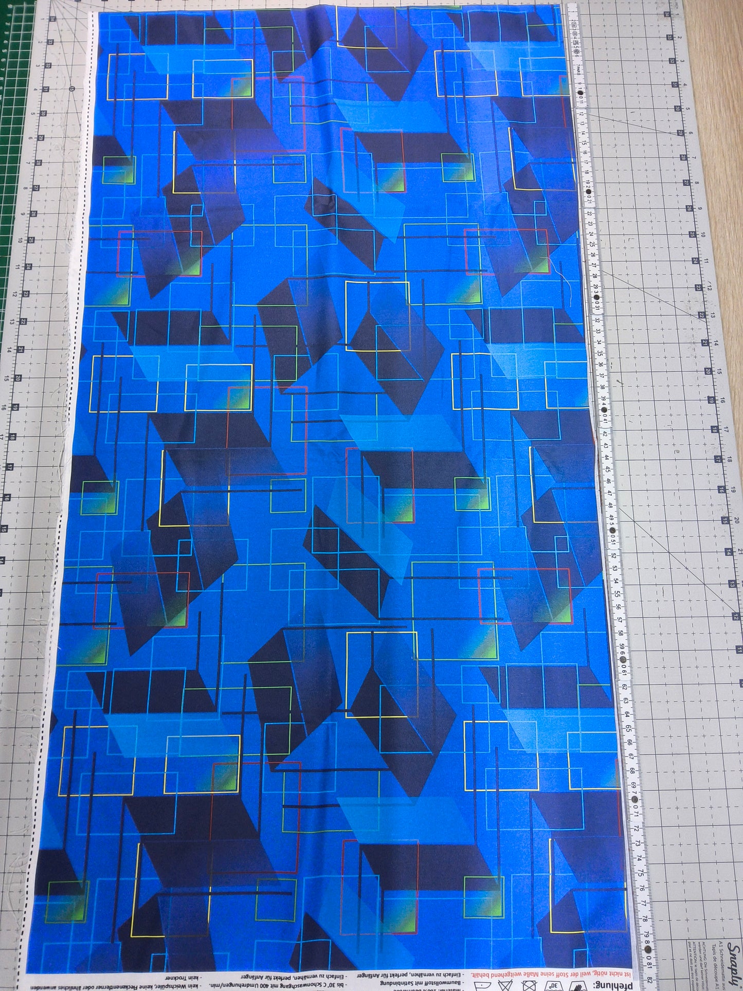 Sofortkauf: Baumwolle-Meterware ca. 150 x 42 cm - " Polizeistation - Farbe läuft aus - siehe Bild " (Nr. 172)