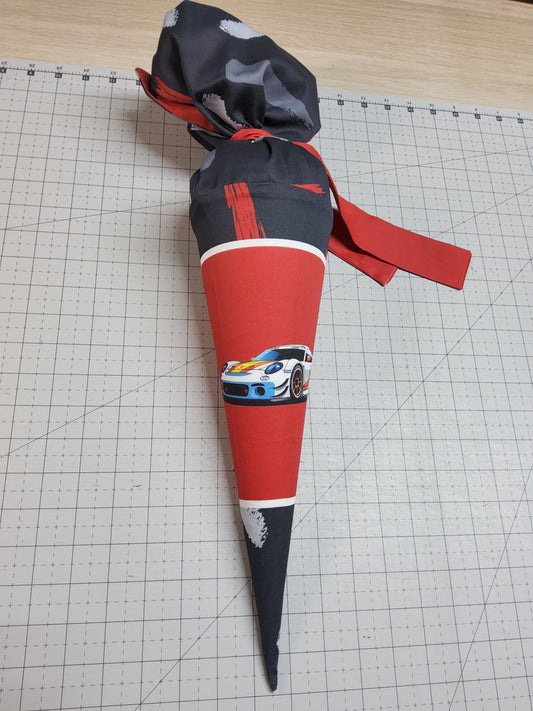 Sofortkauf 35cm: 35 cm (Geschwistertüte) aus Baumwolle als Nähset "Rennauto auf Rennfieber"- wie abgebildet