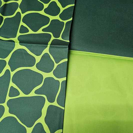 Sofortkauf: Baumwolle Stoffmix  ca. 150 x 100 cm - Dino Schuppen Grün, Farbe läuft aus