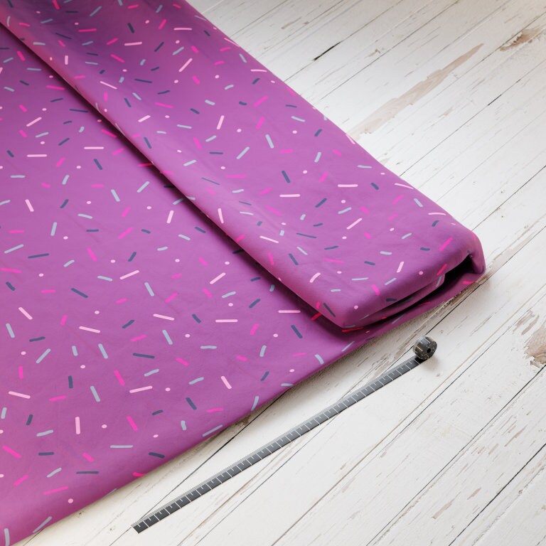 Baumwollsatin: Konfetti Lila - perfekt für Schultüten, Accessoires zur Einschulung - Streusel, Bunt, Farbig